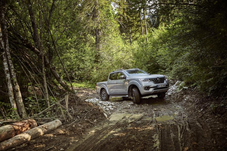  Renault Alaskan 2017 года  (WW) (фото 69 из 141)